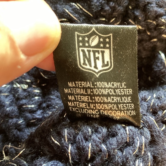 NEW ENGLAND PATRIOTS Knit Cuffed Beanie Hat Blue Silver Metallic White Pom Pom - Picture 12 of 15